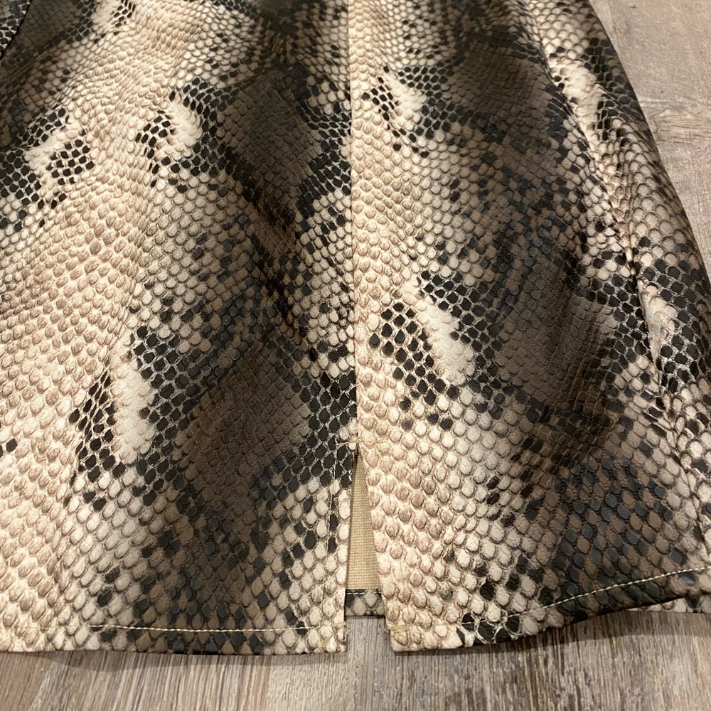✨Snakeskin Leather Skirt - Picture 3 of 6